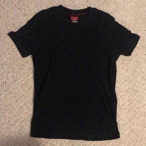 Men’s black v neck T-shirt